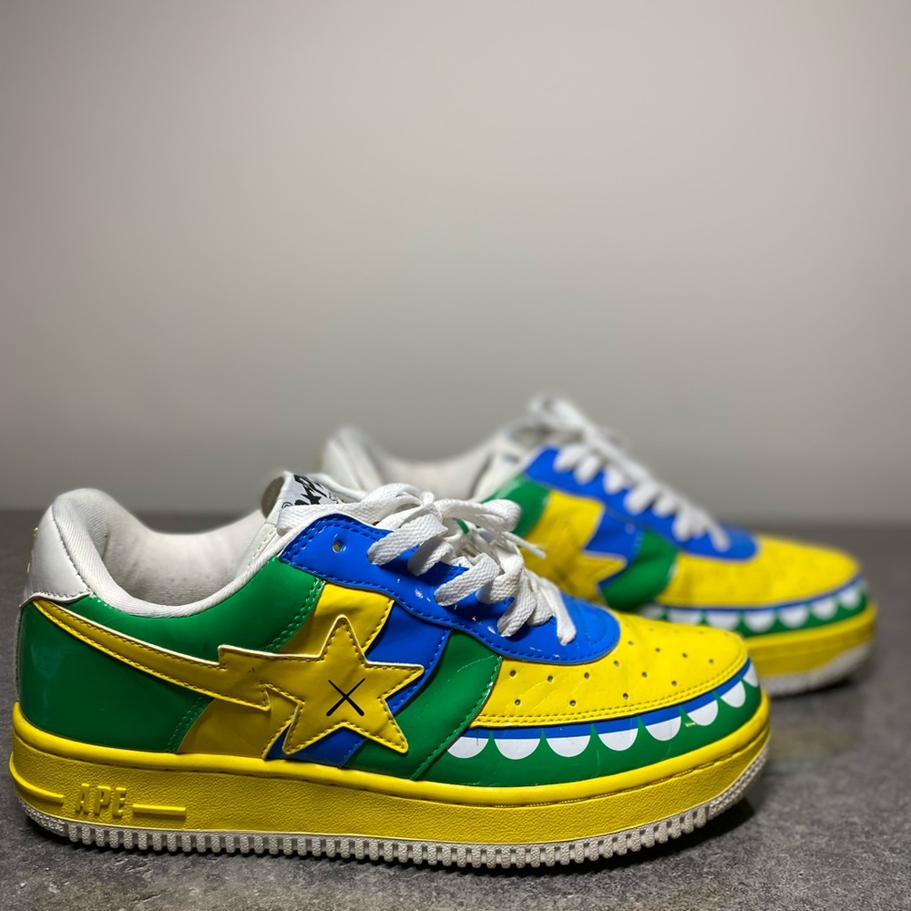 BAPE KAWS CHOMPER SNEAKERS MENS size 10